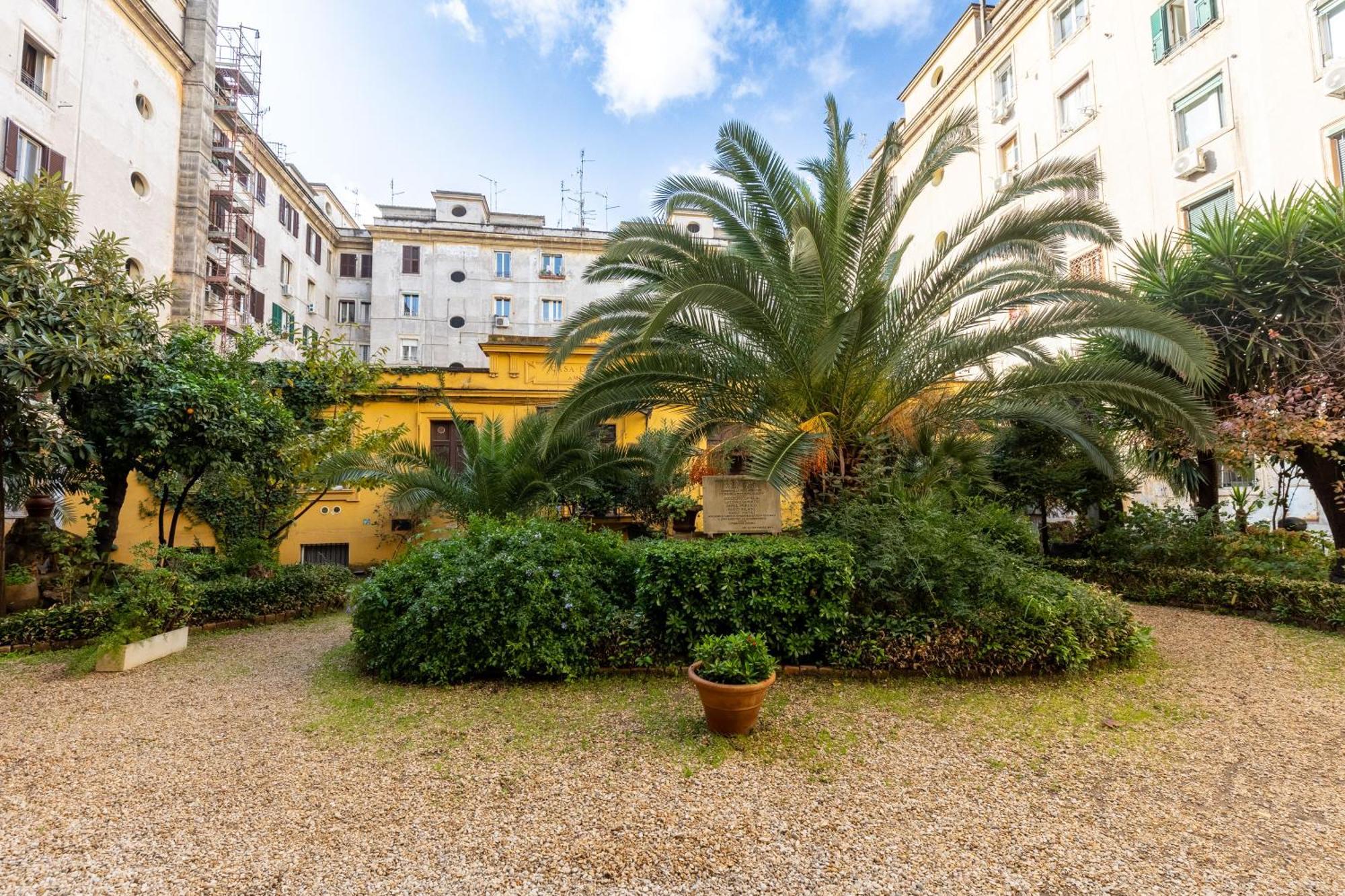 Lungotevere Aventino House